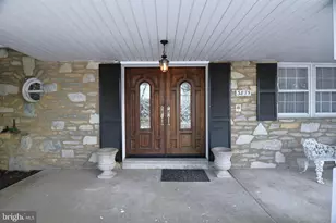 3875 Warfield Dr, Huntingdon Valley, PA 19006 - Photo 3