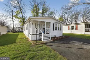 14 Holiday Ave, Hatfield, PA 19440 - Photo 1