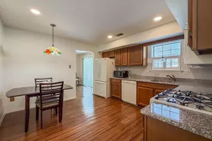 3326 E Hayes Rd, Norristown, PA 19403 - Photo 15