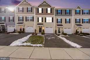 31 Foxwood Dr, Gilbertsville, PA 19525 - Photo 5