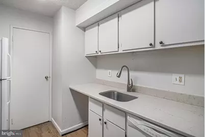 666 W Germantown Pike #1319, Plymouth Meeting, PA 19462 - Photo 11