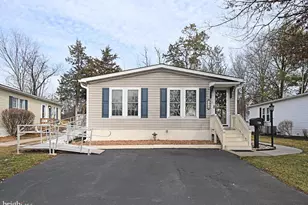 734 Aspen Cir, Red Hill, PA 18076 - Photo 3