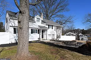 2360 N Parkview Dr, Norristown, PA 19403 - Photo 9