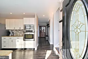 2360 N Parkview Dr, Norristown, PA 19403 - Photo 11