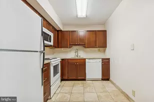 666 W Germantown Pike, Plymouth Meeting, PA 19462 - Photo 7