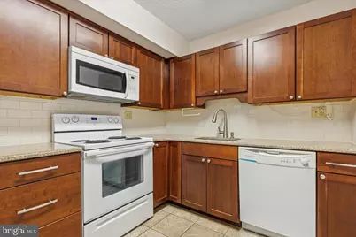 666 W Germantown Pike #2716, Plymouth Meeting, PA 19462 - Photo 9