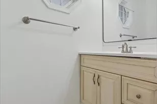 306 Manor Ln, King of Prussia, PA 19406 - Photo 9