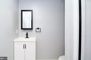 20 S Hanover St, Pottstown, PA 19464 - Photo 23