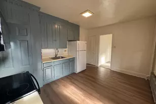 261 N York St, Pottstown, PA 19464 - Photo 3