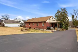 116 Green St, Green Lane, PA 18054 - Photo 3