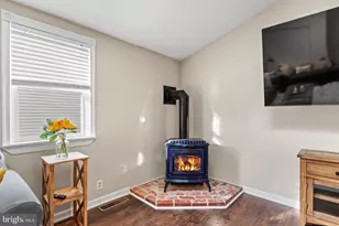 220 S 8th St, North Wales, PA 19454 - Photo 5