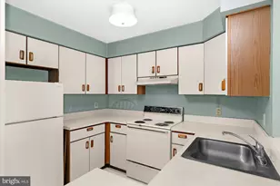 105 Foxmeadow Dr, Royersford, PA 19468 - Photo 7