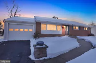 537 Sherwood Ln, Hatboro, PA 19040 - Photo 1