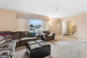 241 W Diamond St, Souderton, PA 18964 - Photo 25