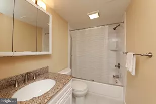 10512 Valley Forge Cir, King of Prussia, PA 19406 - Photo 11