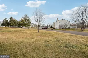 2402 Walnut Ridge Estate, Pottstown, PA 19464 - Photo 29