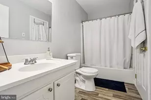 2402 Walnut Ridge Estate, Pottstown, PA 19464 - Photo 23