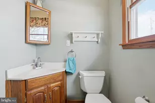 301 N 3rd St, Telford, PA 18969 - Photo 11