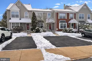 818 Treetop Ln, Norristown, PA 19403 - Photo 1