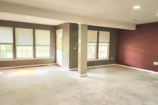 233 Creekside Dr, Pottstown, PA 19464 - Photo 9