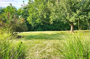 233 Creekside Dr, Pottstown, PA 19464 - Photo 1