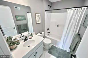 708 Deerfield Blvd, Pennsburg, PA 18073 - Photo 13