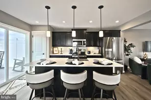 716 Deerfield Blvd, Pennsburg, PA 18073 - Photo 5