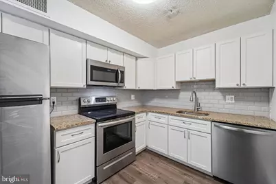 666 W Germantown Pike #1216, Plymouth Meeting, PA 19462 - Photo 3