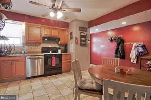 523 Village Ln., Pottstown, PA 19464 - Photo 7