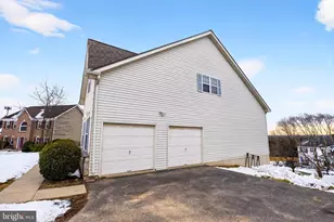 2002 Archer Ct, Norristown, PA 19403 - Photo 3