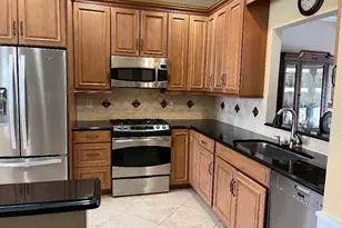 92 Wheatsheaf Ln, Norristown, PA 19403 - Photo 5