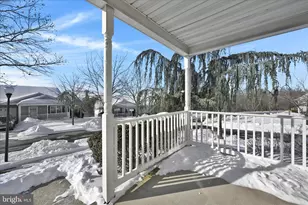 112 W Harmony Dr, Pottstown, PA 19464 - Photo 5