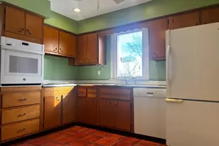 534 Barbara Dr, Norristown, PA 19403 - Photo 3