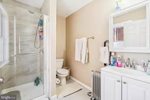 39 W 2nd St, Bridgeport, PA 19405 - Photo 15