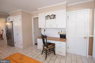 233 Lamplighter Ln, Huntingdon Valley, PA 19006 - Photo 17