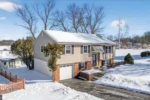 8 Red Cloud Cir, Royersford, PA 19468 - Photo 3