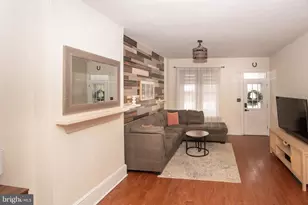 327 Jefferson St, East Greenville, PA 18041 - Photo 3