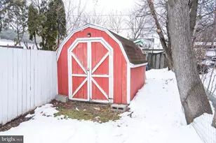 327 Jefferson St, East Greenville, PA 18041 - Photo 33