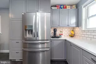 608 Natalie Ln, Norristown, PA 19401 - Photo 13