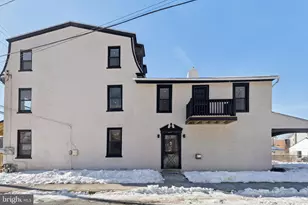 215 Bridge St, Mont Clare, PA 19453 - Photo 5