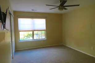 208 Foxmeadow Dr, Royersford, PA 19468 - Photo 13