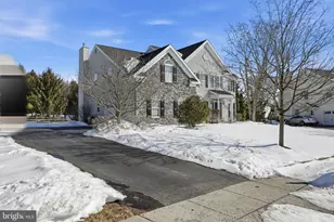 727 Sourwood Ln, Collegeville, PA 19426 - Photo 3