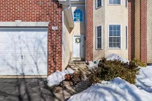 712 Manchester Dr, Ambler, PA 19002 - Photo 3