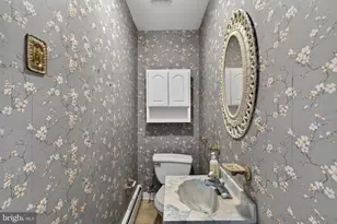 536 Lexington Ln, Norristown, PA 19403 - Photo 17