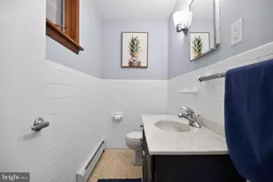 211 Spring Mt Rd, Schwenksville, PA 19473 - Photo 17