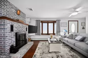 211 Spring Mt Rd, Schwenksville, PA 19473 - Photo 3