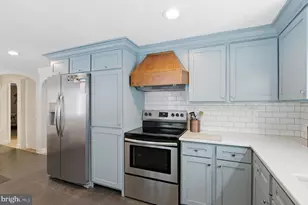 21 W Cherry Ln, Royersford, PA 19468 - Photo 9