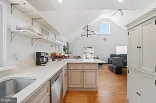 2037 Harts Ln, Conshohocken, PA 19428 - Photo 11