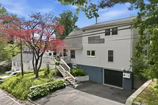 2037 Harts Ln, Conshohocken, PA 19428 - Photo 7