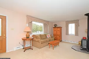 725 Mine Hill Rd, Schwenksville, PA 19473 - Photo 5